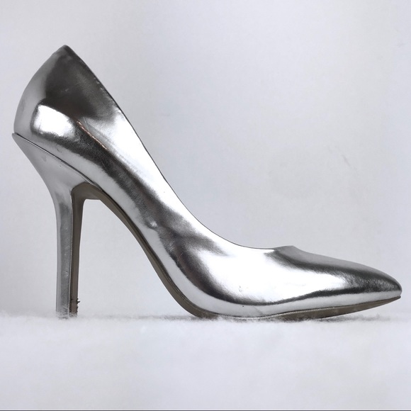 BCBG Silver Jaze Metallic Pump Heel Shoe Size 6.5 - Picture 3 of 8